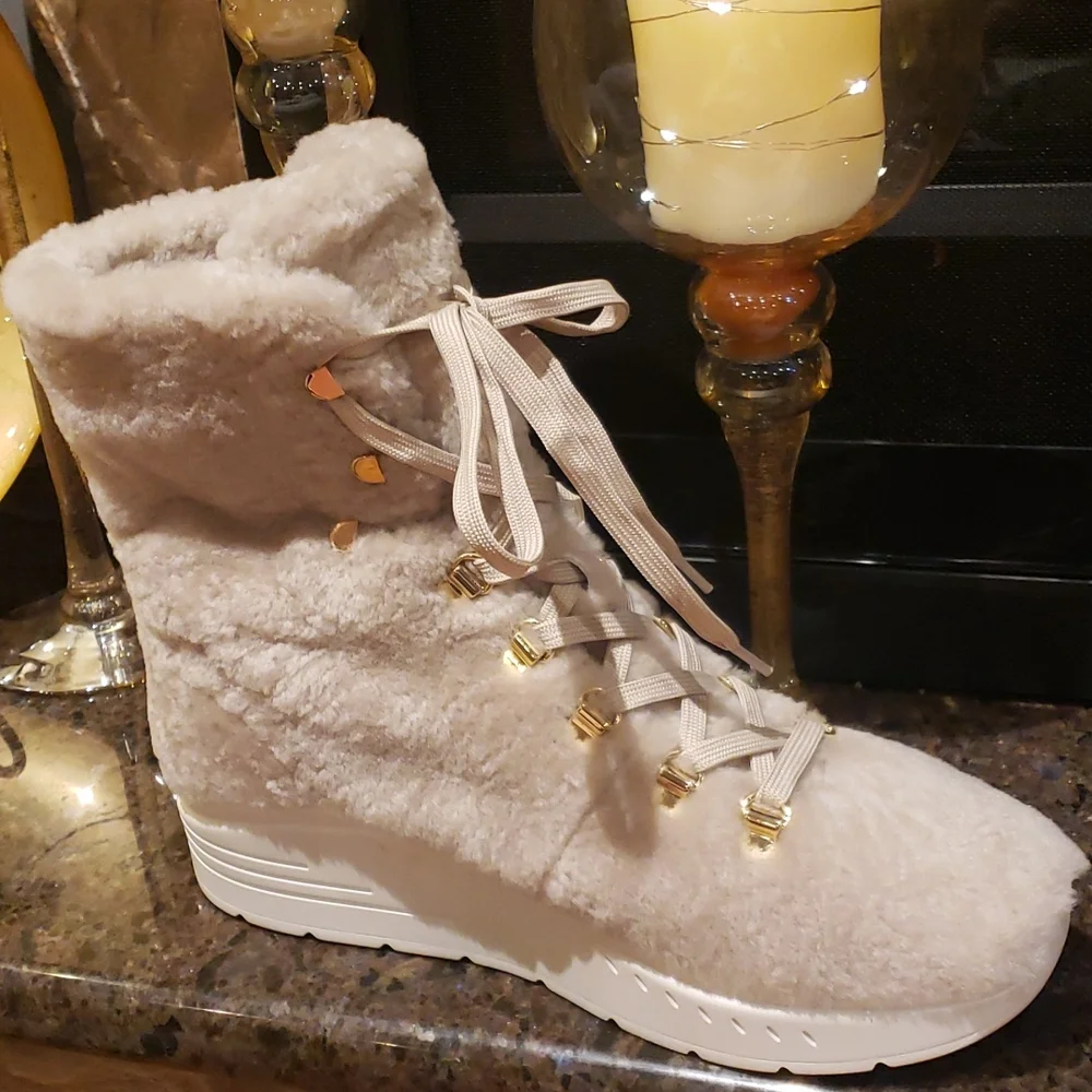 NWT 9.5 STUART WEITZMAN McKenzee BEIGE BOOTS - Picture 4 of 12